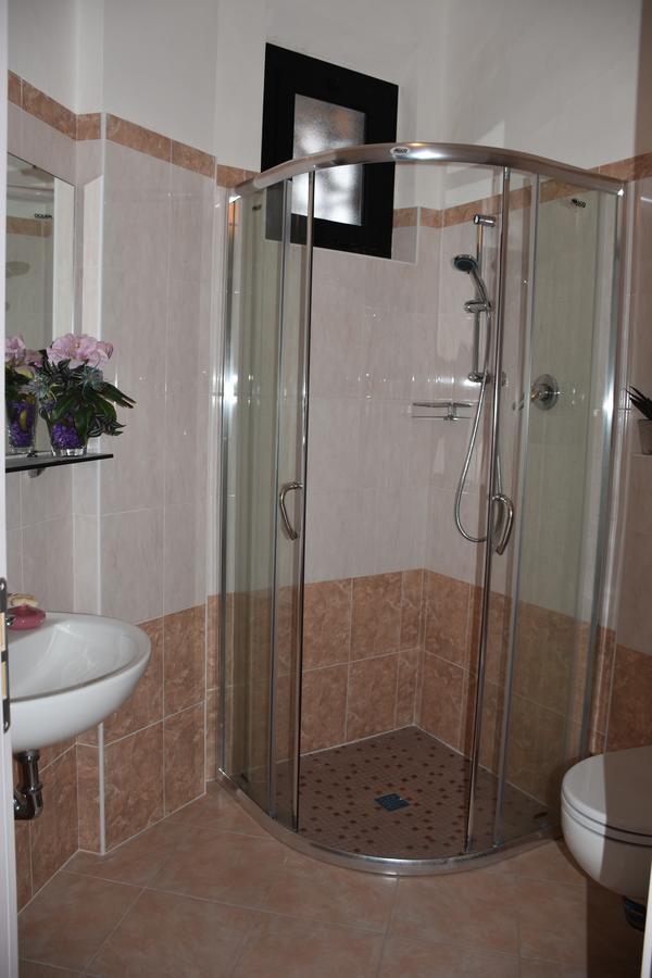 Hotel Gambrinus Rimini Bagian luar foto