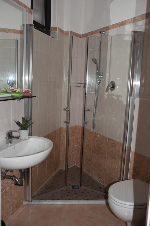 Hotel Gambrinus Rimini Bagian luar foto
