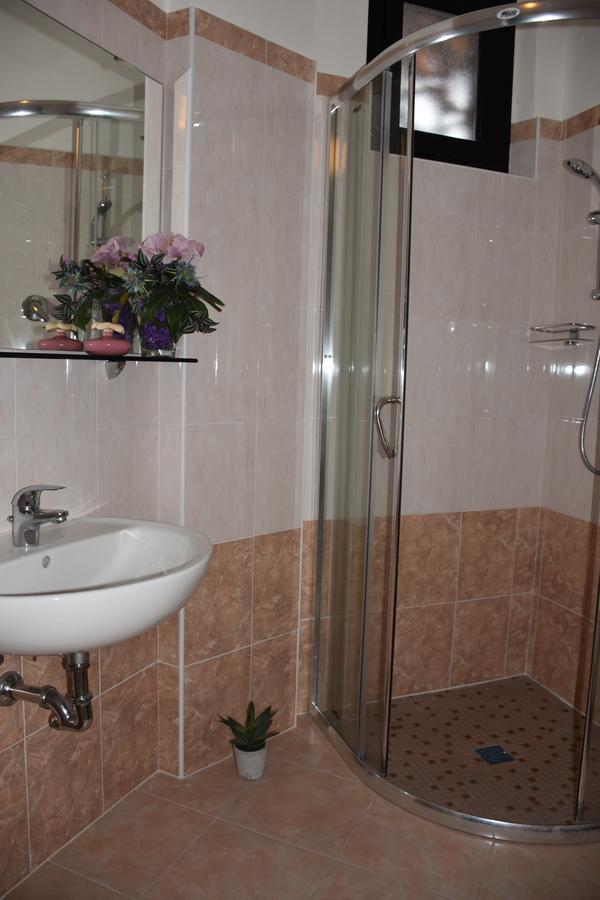 Hotel Gambrinus Rimini Bagian luar foto